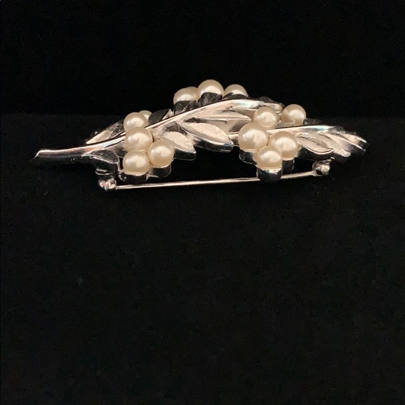 Mid Century Vintage Crown Trifari brooch - Picture 6 of 7